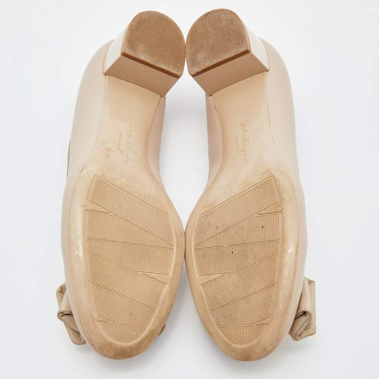 Pre Owned Salvatore Ferragamo Beige Leather Block Heel Pumps Size 38.5