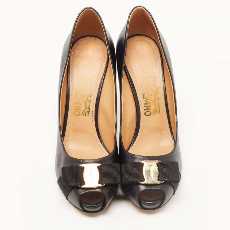 Pre Owned Salvatore Ferragamo Black Leather Vara Bow Peep Toe Pumps Size 39.5