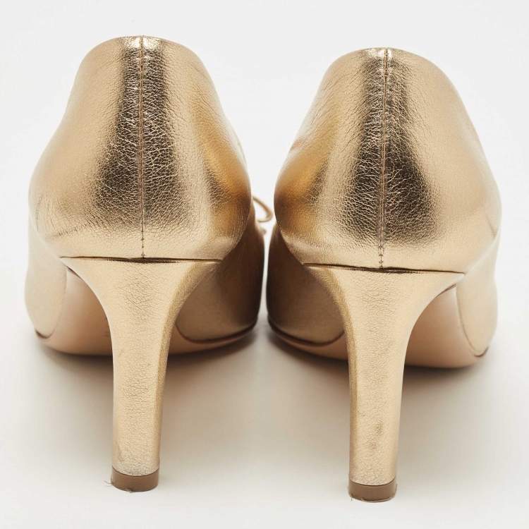 Pre Owned Salvatore Ferragamo Gold Leather Pumps Size 35.5