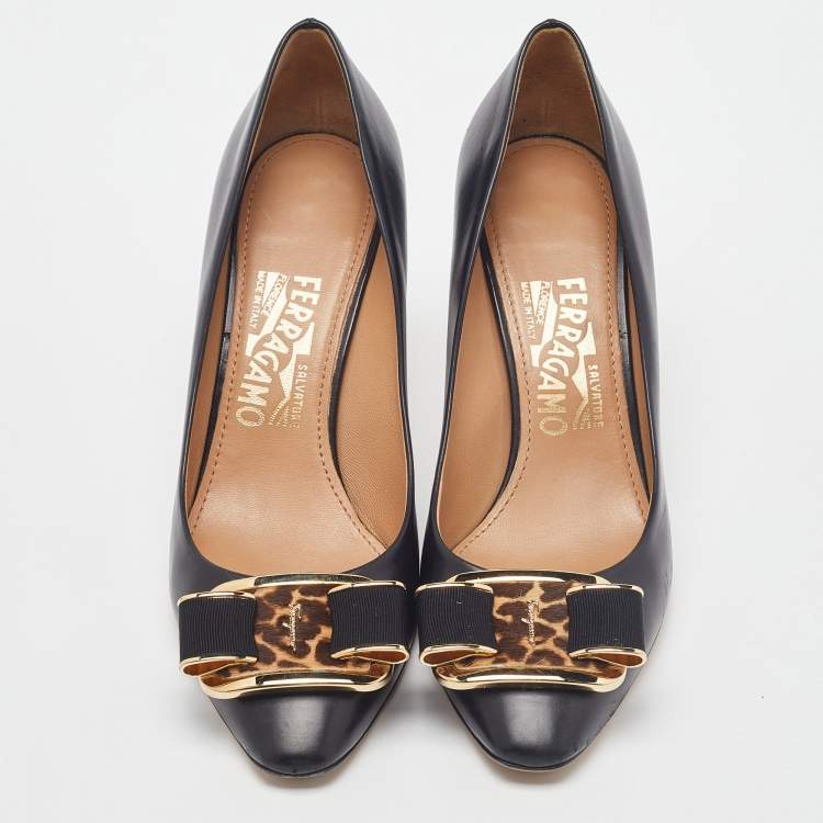 Pre Owned Salvatore Ferragamo Black Leather Lola Pumps Size 37.5