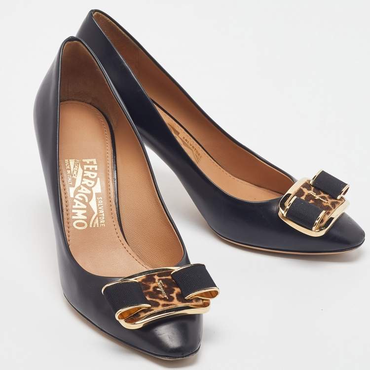 Pre Owned Salvatore Ferragamo Black Leather Lola Pumps Size 37.5