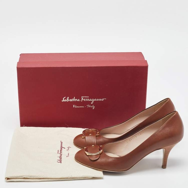 Pre Owned Salvatore Ferragamo Brown Leather Gancini Pumps Size 38.5