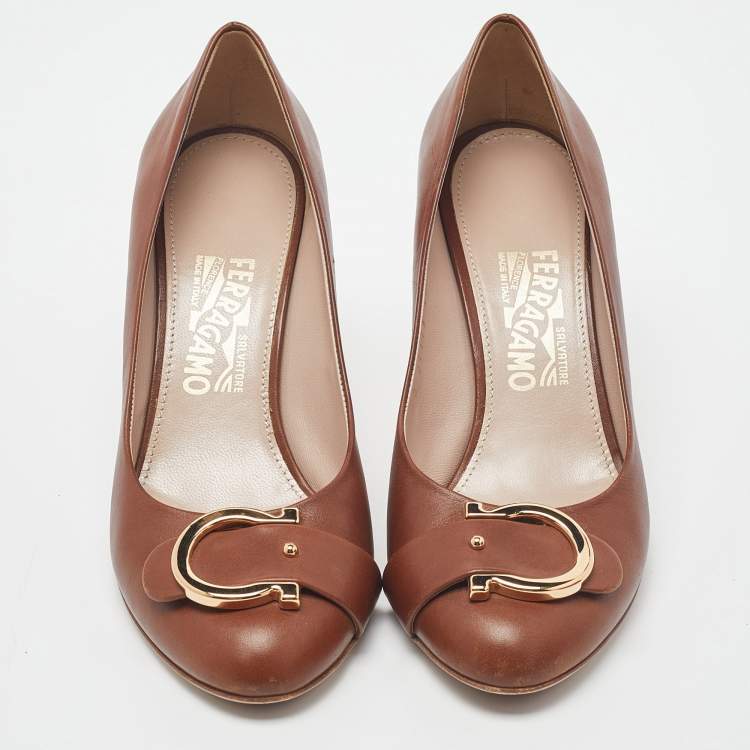 Pre Owned Salvatore Ferragamo Brown Leather Gancini Pumps Size 38.5