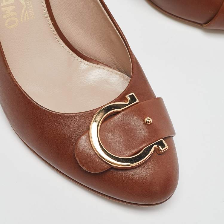 Pre Owned Salvatore Ferragamo Brown Leather Gancini Pumps Size 38.5