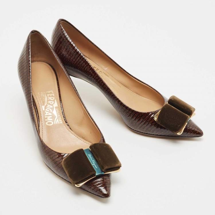 Pre Owned Salvatore Ferragamo Brown Lizard Embossed Leather Carla Vara Bow Pumps Size 37.5