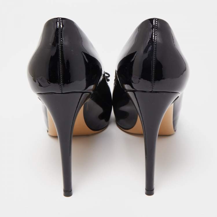 Pre Owned Salvatore Ferragamo Black Patent Leather Vara Bow Pumps Size 39.5