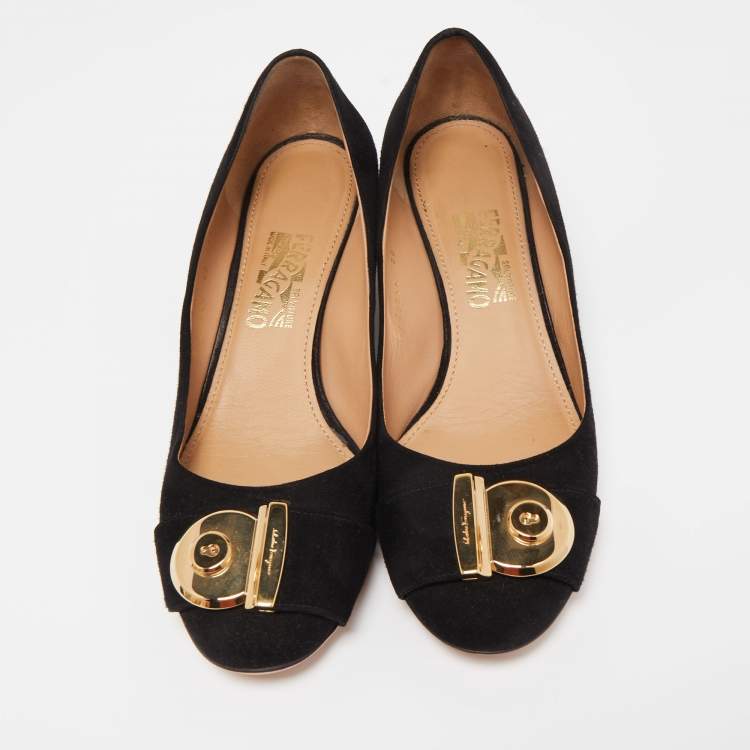 Pre Owned Salvatore Ferragamo Black Suede Detail Pumps Size 40 