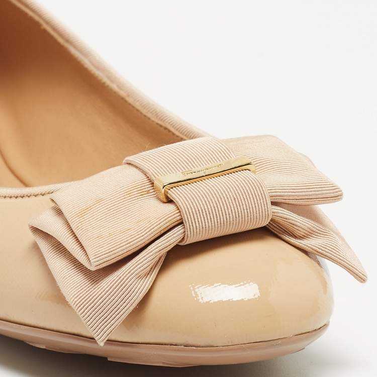 Pre Owned Salvatore Ferragamo Beige Patent Leather Varina Ballet Flats Size 37