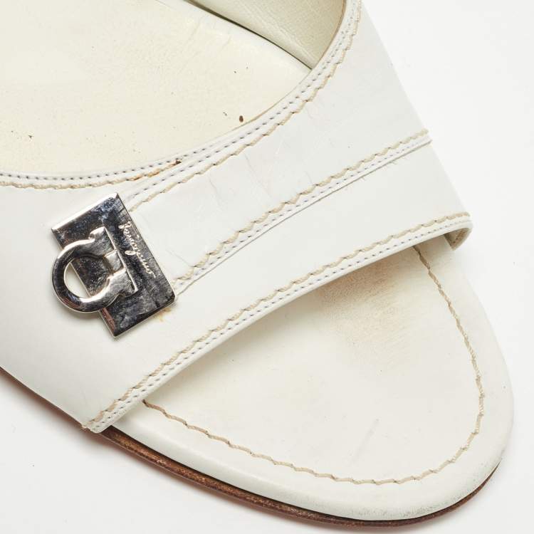 Pre Owned Salvatore Ferragamo White Leather Ankle Strap Sandals Size 39