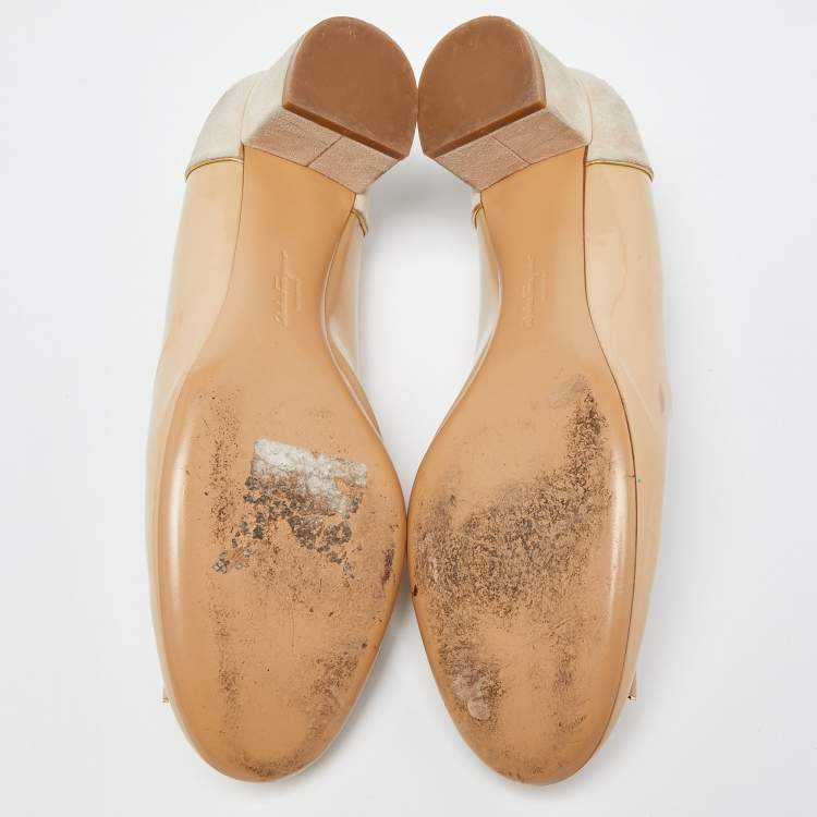 Pre Owned Salvatore Ferragamo Beige Patent Leather and Suede Block Heel Bow Pumps Size 40.5