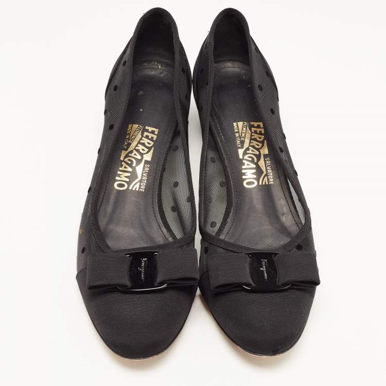 Pre Owned Salvatore Ferragamo Black Mesh and Fabric Vara Bow Pumps Size 39