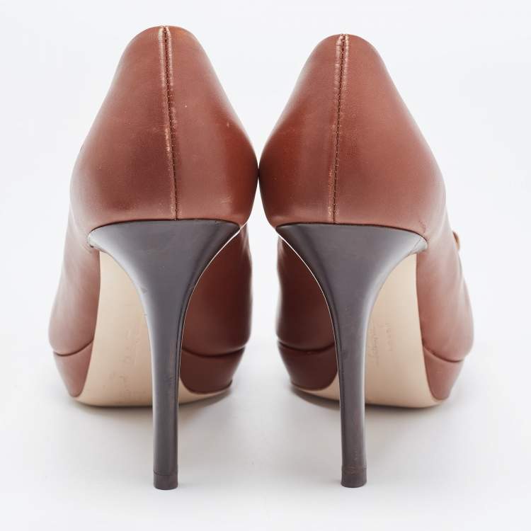 Pre Owned Salvatore Ferragamo Brown Leather Vara Bow Pumps Size 37.5