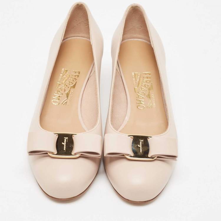 Pre Owned Salvatore Ferragamo Light Pink Leather Vara Bow Pumps Size 37.5