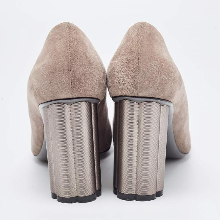 Pre Owned Salvatore Ferragamo Grey Suede Lucca Pumps Size 38.5