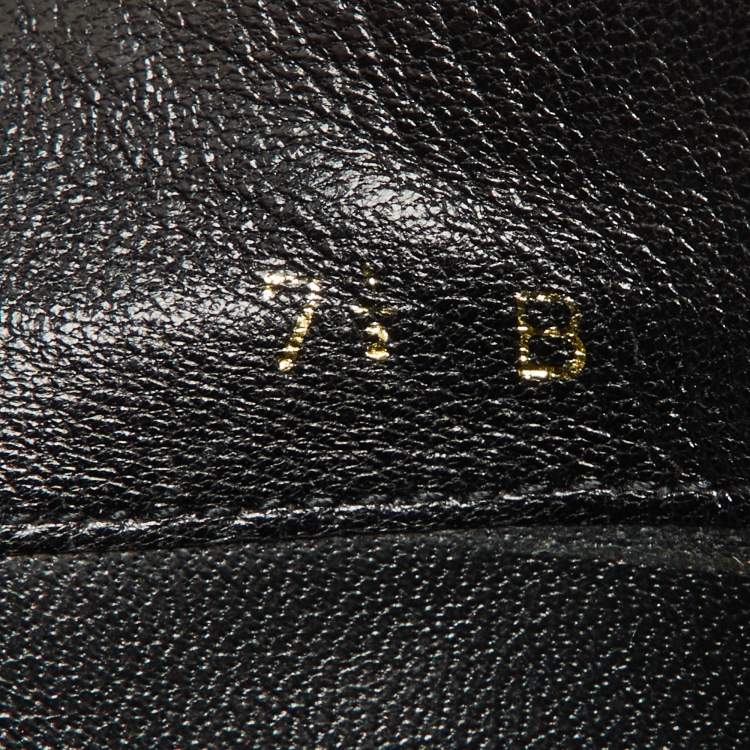 مملوكة مسبقًا Salvatore Ferragamo Black Leather Gancini Lock Ankle Boots Size 38