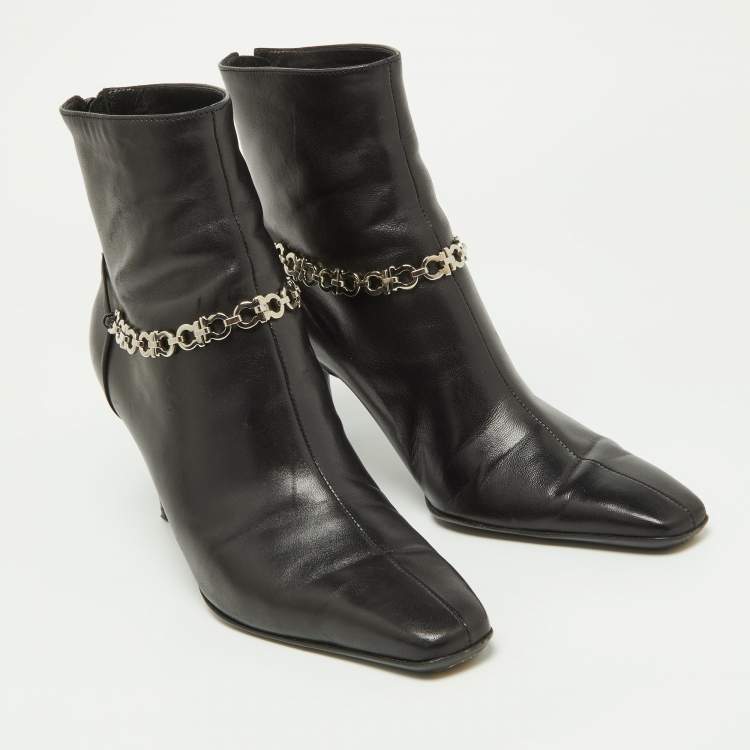 مملوكة مسبقًا Salvatore Ferragamo Black Leather Gancini Lock Ankle Boots Size 38