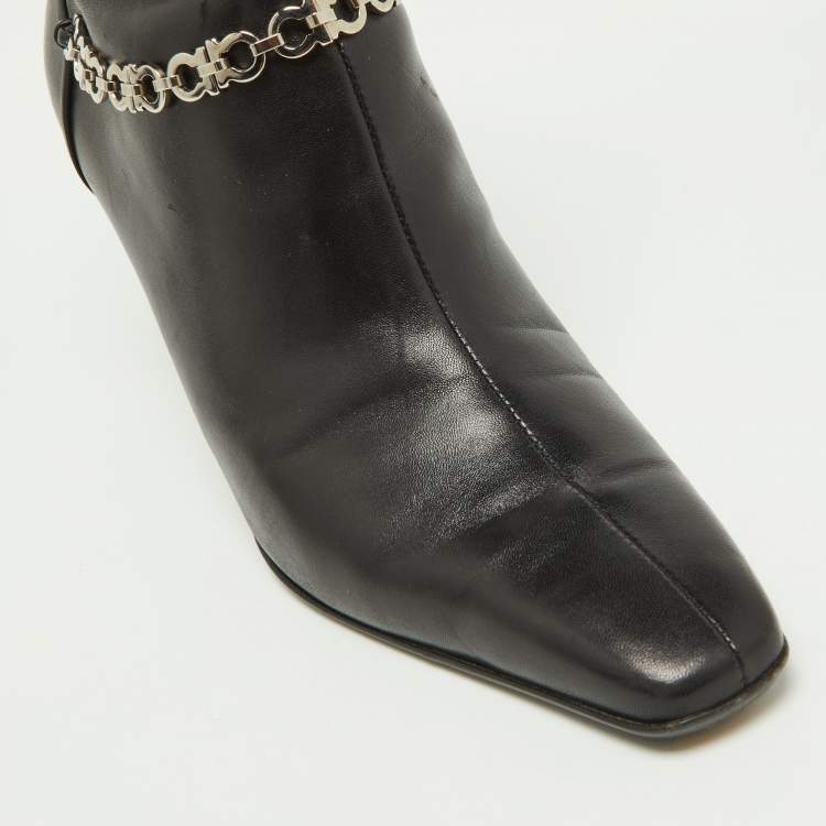 مملوكة مسبقًا Salvatore Ferragamo Black Leather Gancini Lock Ankle Boots Size 38
