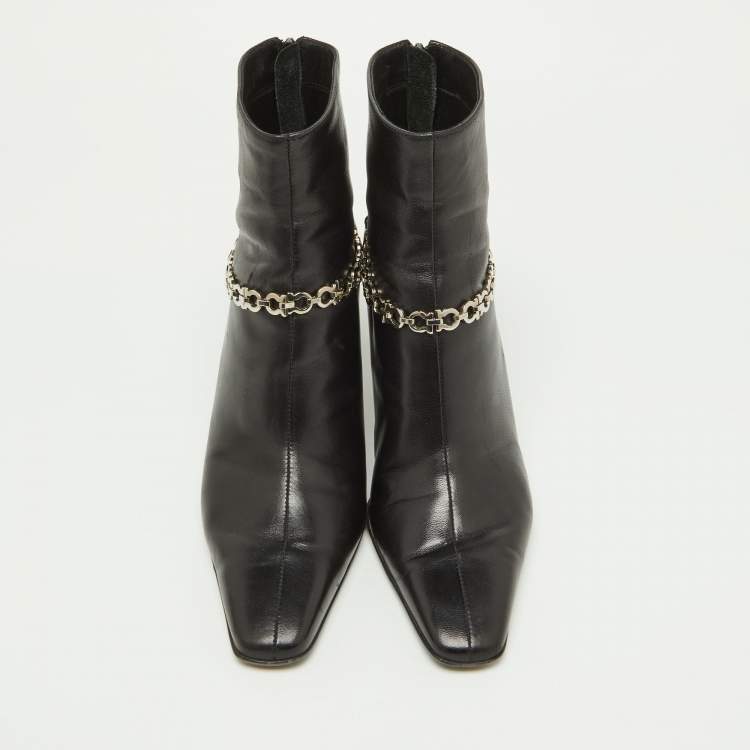 مملوكة مسبقًا Salvatore Ferragamo Black Leather Gancini Lock Ankle Boots Size 38