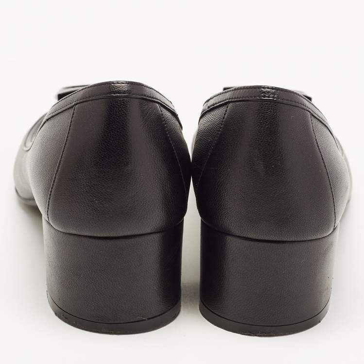 Pre Owned Salvatore Ferragamo Black Leather Gancini Buckle Pumps Size 37.5
