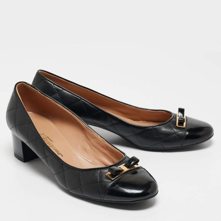 مملوكة مسبقًا Salvatore Ferragamo Black Quilted Leather Bow Pumps Size 39
