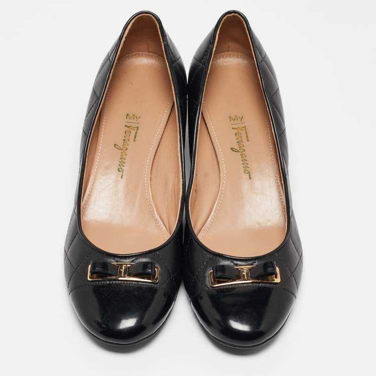 مملوكة مسبقًا Salvatore Ferragamo Black Quilted Leather Bow Pumps Size 39