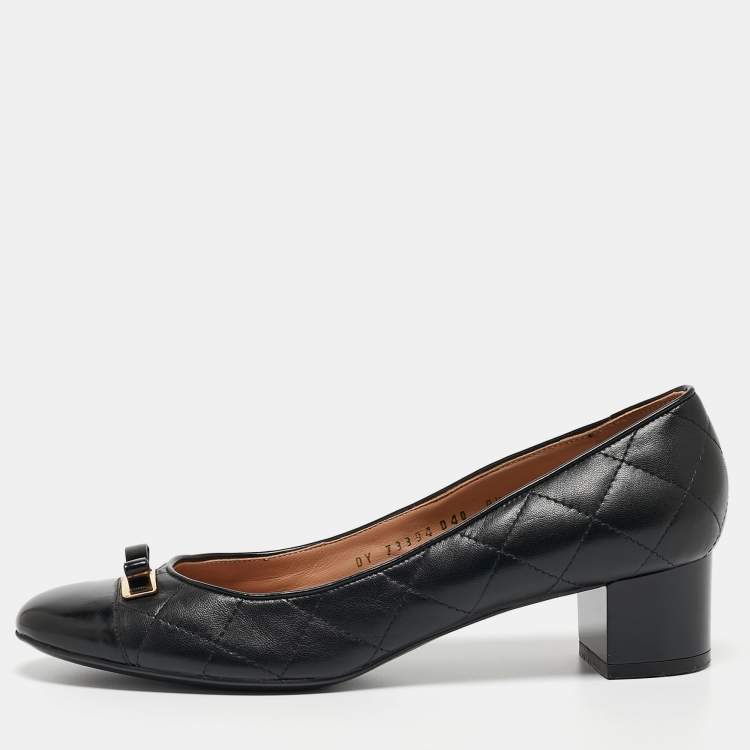 مملوكة مسبقًا Salvatore Ferragamo Black Quilted Leather Bow Pumps Size 39