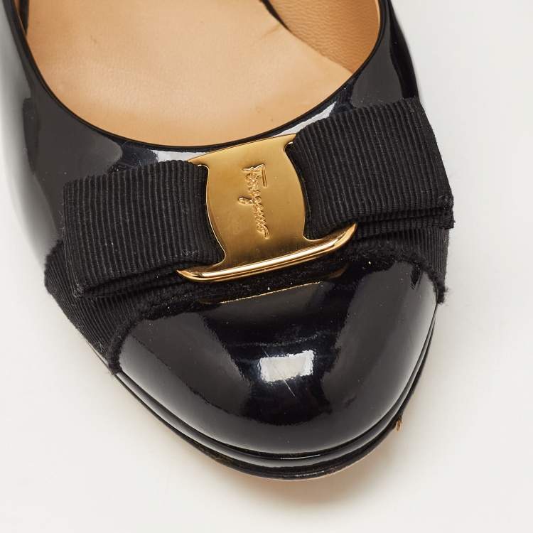 Pre Owned Salvatore Ferragamo Black Patent Leather Vara Bow Pumps Size 39