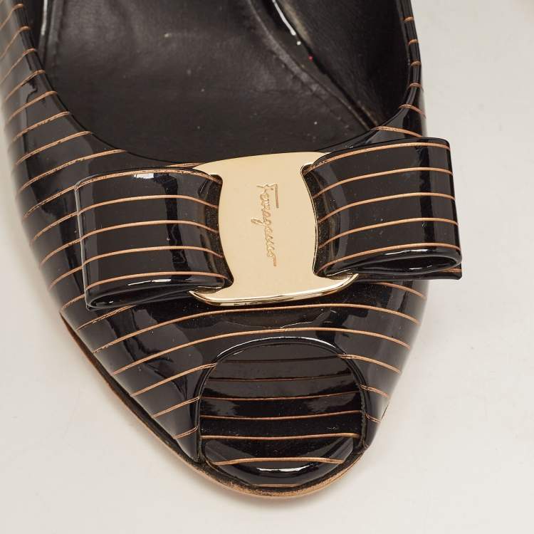 Pre Owned Salvatore Ferragamo Brown/Gold Patent Leather Vara Bow Pumps Size 39.5