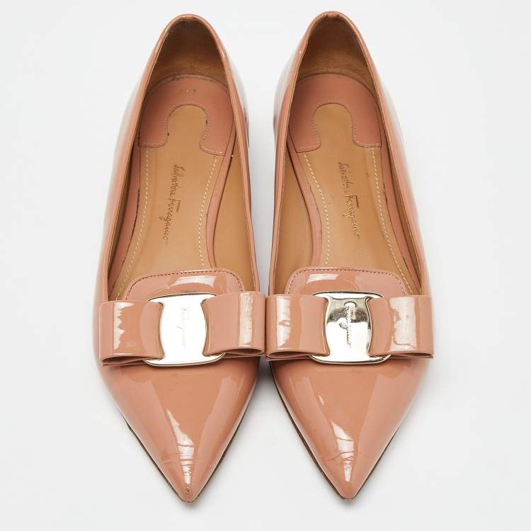 مملوكة مسبقًا Salvatore Ferragamo Peach Patent Leather Zeri Pointed Toe Ballet Flats Size 37.5