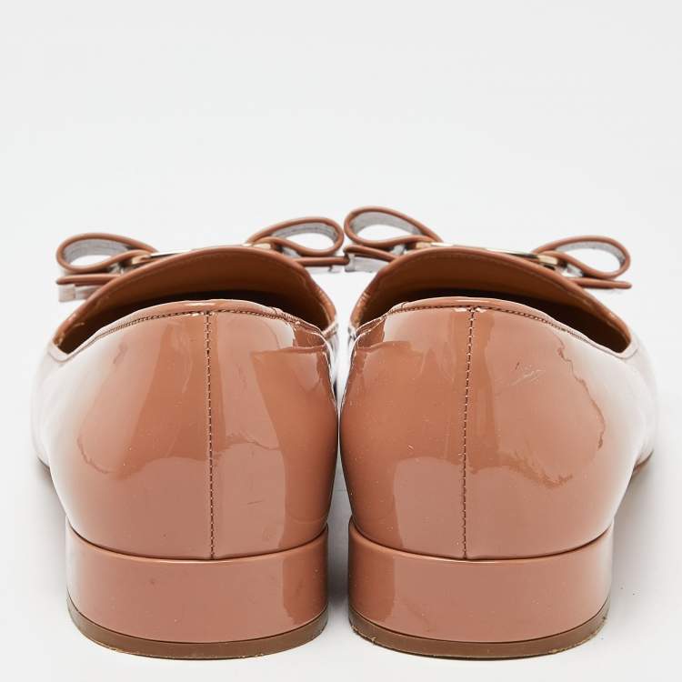 مملوكة مسبقًا Salvatore Ferragamo Peach Patent Leather Zeri Pointed Toe Ballet Flats Size 37.5