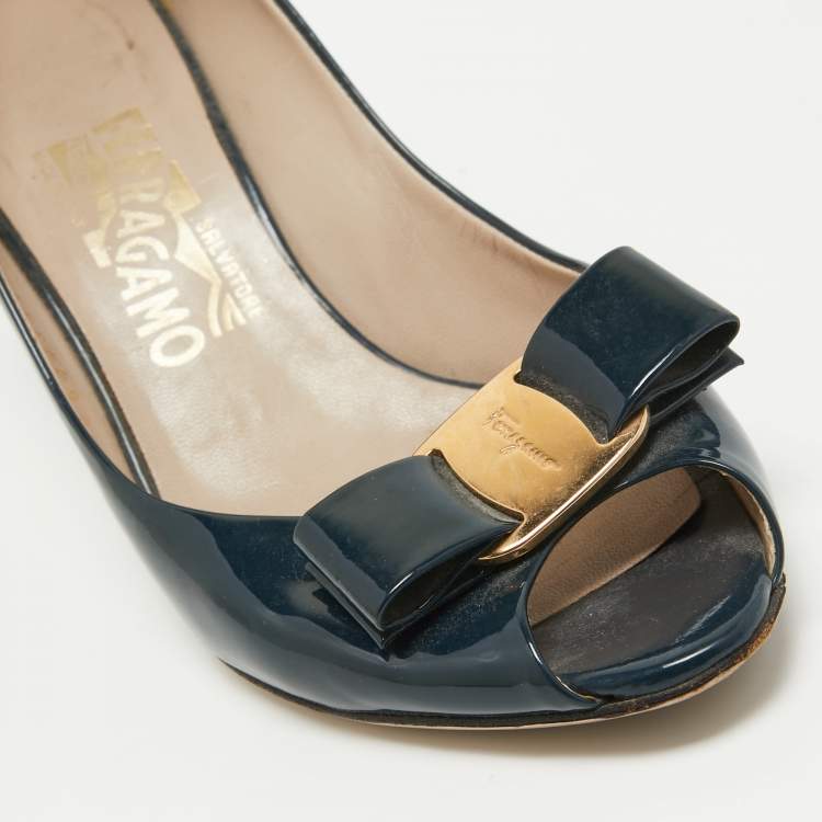 Pre Owned Salvatore Ferragamo Navy Blue Patent Vara Bow Pumps Size 36