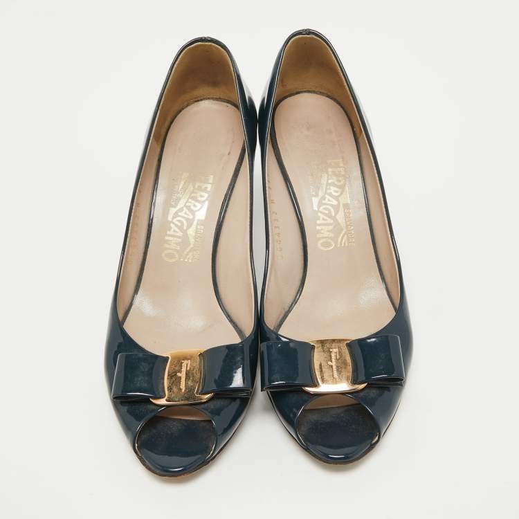 Pre Owned Salvatore Ferragamo Navy Blue Patent Vara Bow Pumps Size 36