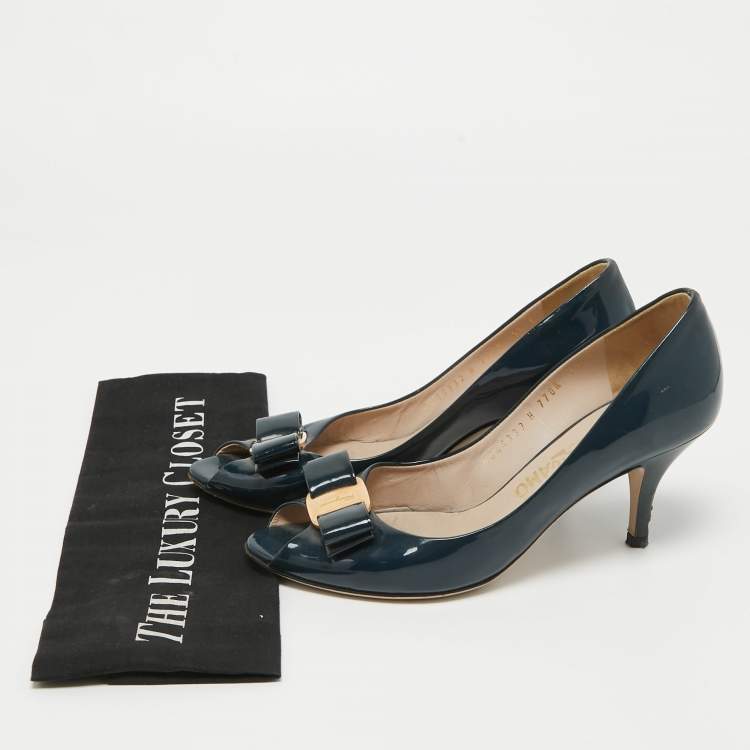 Pre Owned Salvatore Ferragamo Navy Blue Patent Vara Bow Pumps Size 36