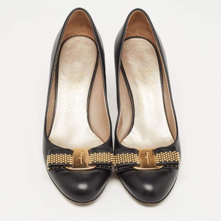 Pre Owned Salvatore Ferragamo Black Leather Studded Vara Bow Pumps Size 36