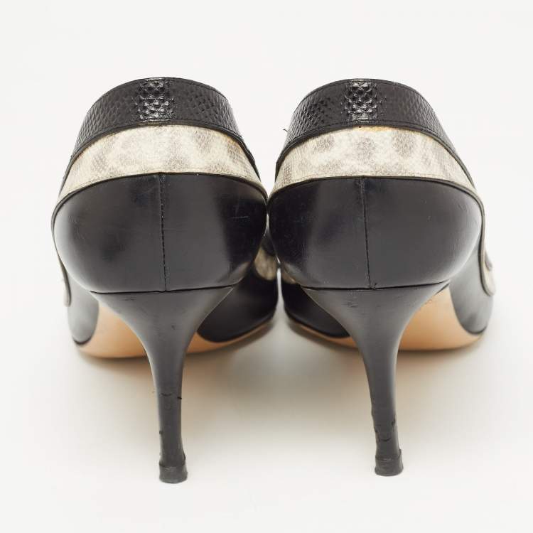 Pre Owned Salvatore Ferragamo Black/White Textured Leather Pointed Toe Pumps Size 38.5 