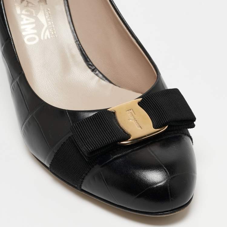 Pre Owned Salvatore Ferragamo Black Embossed Crocodile Vara Bow Pumps Size 41.5 