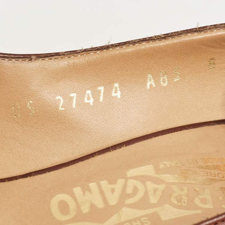 Pre Owned Salvatore Ferragamo Brown Leather Buckle Detail Pumps Size 38.5