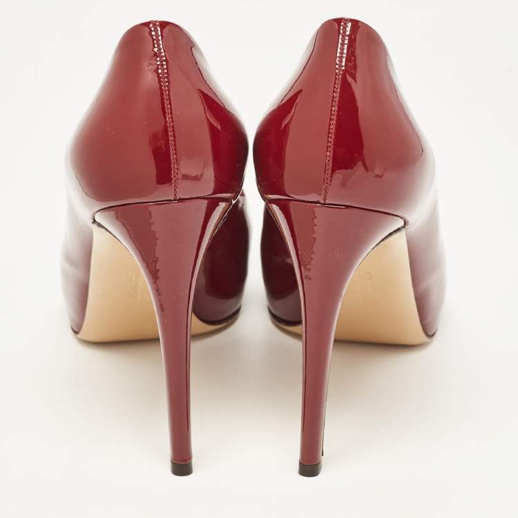 Pre Owned Salvatore Ferragamo Burgundy Patent Leather Vara Bow Pumps Size 41