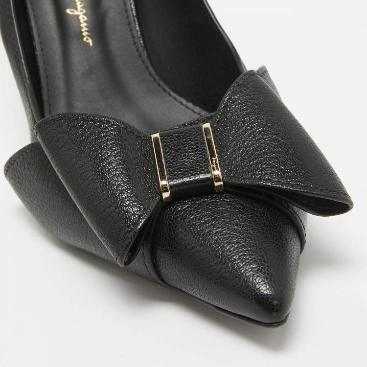 Pre Owned Salvatore Ferragamo Black Leather Bow Pointed Toe Pumps Size 37.5