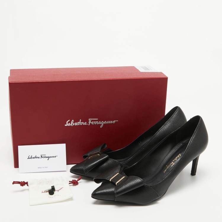 Pre Owned Salvatore Ferragamo Black Leather Bow Pointed Toe Pumps Size 37.5