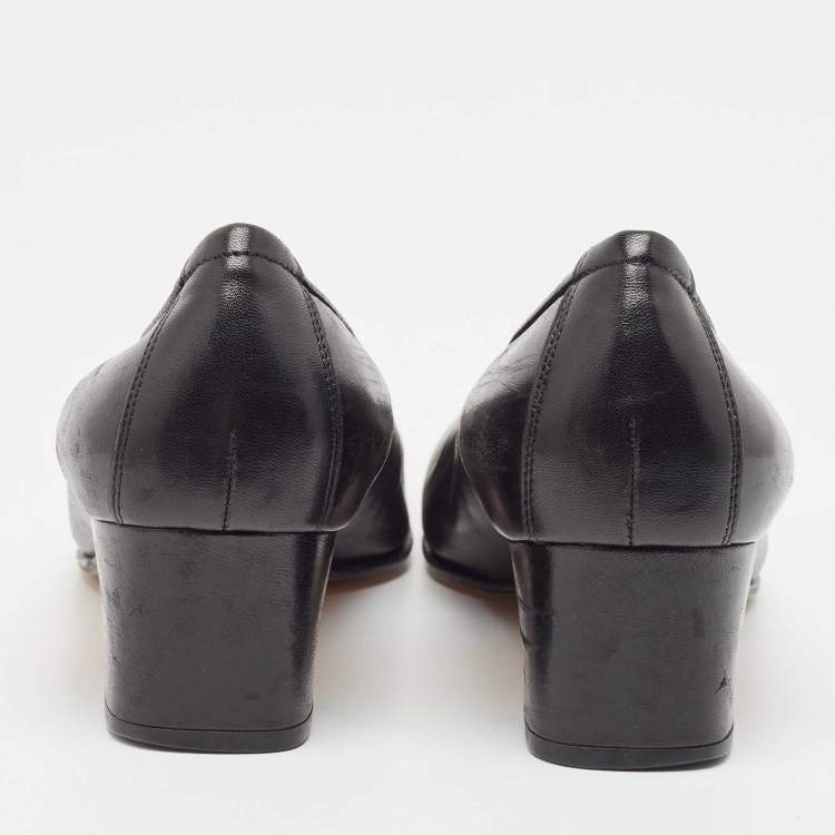 Pre Owned Salvatore Ferragamo Black Leather Pumps Size 37.5