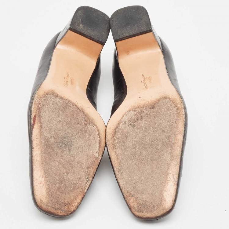 Pre Owned Salvatore Ferragamo Black Leather Pumps Size 37.5