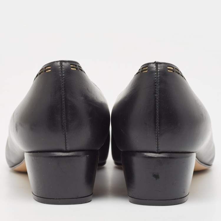 مملوكة مسبقًا Salvatore Ferragamo Black Leather Vara Stitch Block Heel Pumps Size 39.5