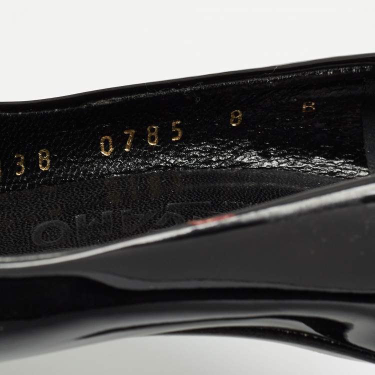 Pre Owned Salvatore Ferragamo Black Patent Leather Round Toe Pumps Size 38.5