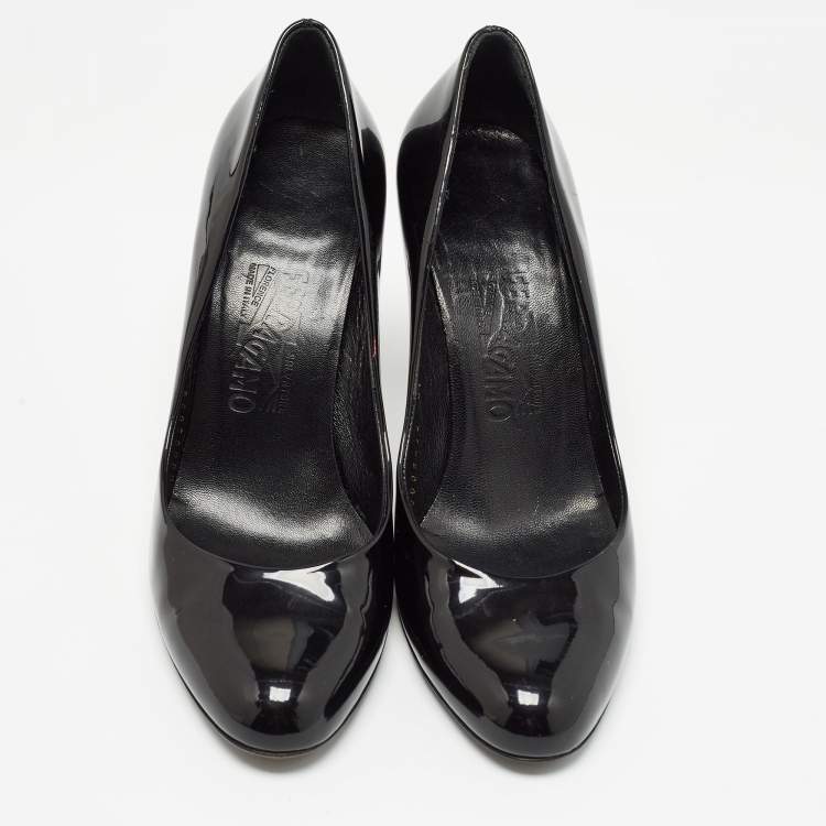 Pre Owned Salvatore Ferragamo Black Patent Leather Round Toe Pumps Size 38.5