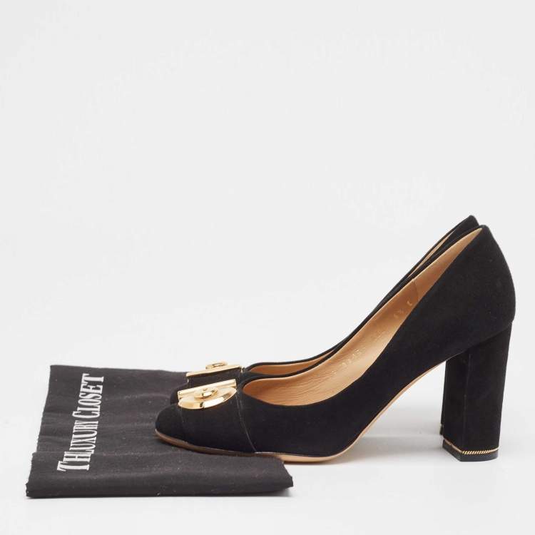 مملوكة مسبقًا Salvatore Ferragamo Black Suede Block Heel Pumps Size 37