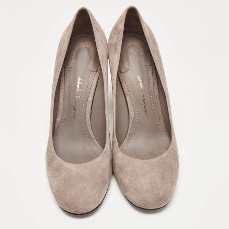 Pre Owned Salvatore Ferragamo Grey Suede Lucca Pumps Size 37