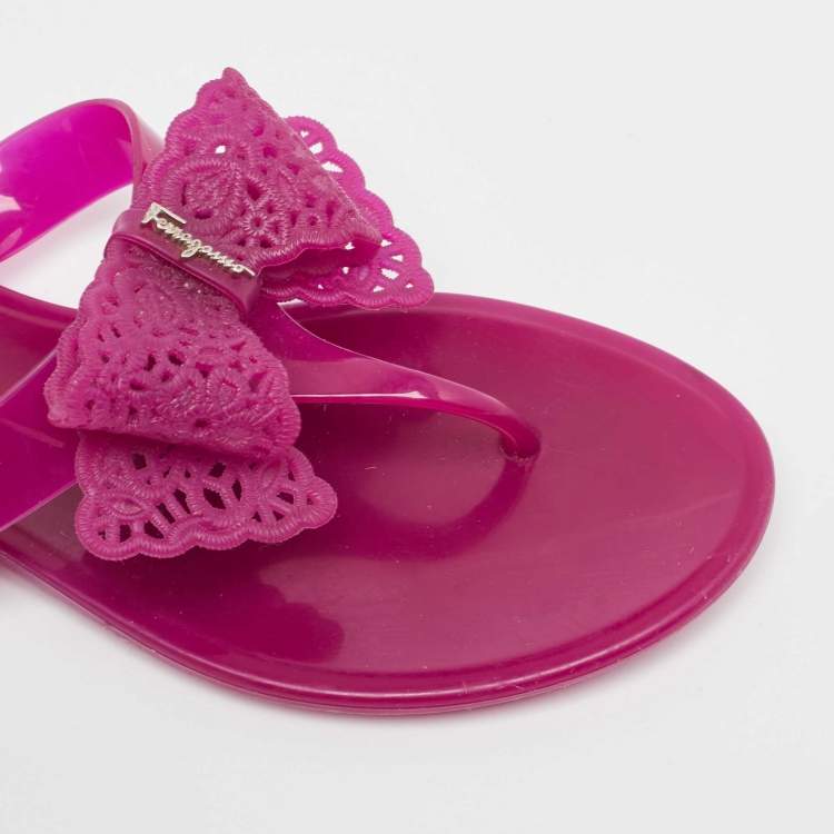 Pre Owned Salvatore Ferragamo Pink Rubber Bali Thong Sandals Size 35.5