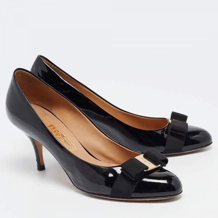 Pre Owned Salvatore Ferragamo Black Patent Leather Carla Pumps Size 40.5