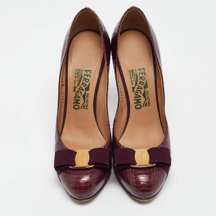 Pre Owned Salvatore Ferragamo Burgundy Python Vara Bow Pumps Size 38
